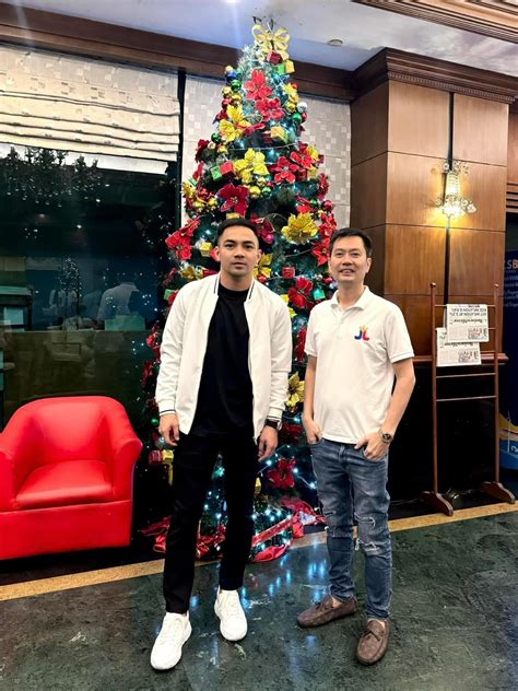 joseph lumbad|BUSINESSMAN JOSEPH LUMBAD NAUNGUSAN NG MALAKI .
